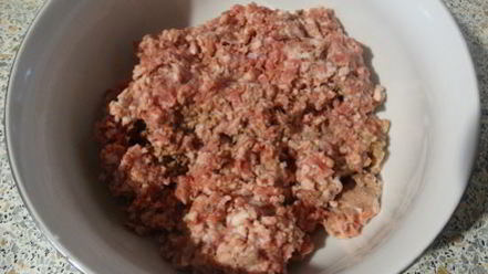 Рецепт мясных фрикаделек с хреном тушёные в майонезе из фасоли