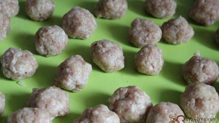 Рецепт мясных фрикаделек в сметанно-томатном соусе