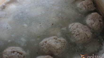 Рецепт мясных фрикаделек в сметанно-томатном соусе