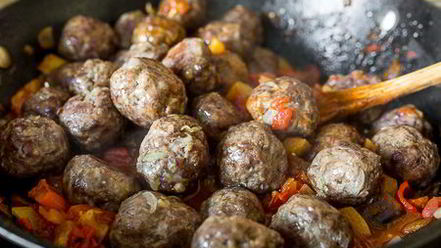 Рецепт пасты с фрикадельками в овощном соусе