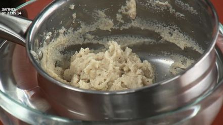 Рецепт скандинавских фрикаделек с брусничным соусом и пикантным пюре