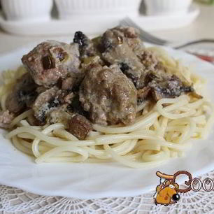 Рецепт Спагетти с фрикадельками в сметанно-грибном соусе
