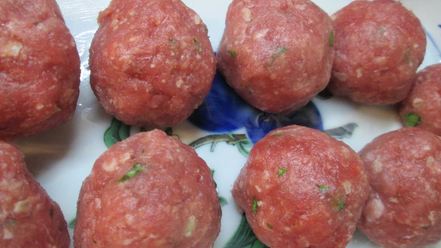 Рецепт цукини на шпажках с фрикадельками и помидорами