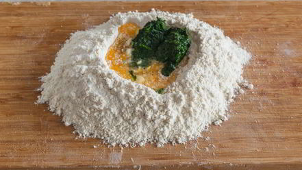 Рецепт зеленых тальятелле с фрикадельками