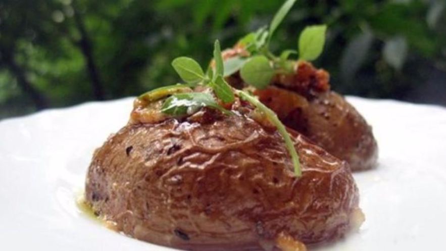 Рецепт картофеля под чесночным соусом