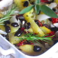 Рецепт Картофеля с оливками и вялеными помидорами