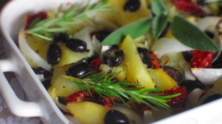 Рецепт картофеля с оливками и вялеными помидорами