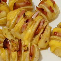 Рецепт Картошки-гармошки с беконом в духовке