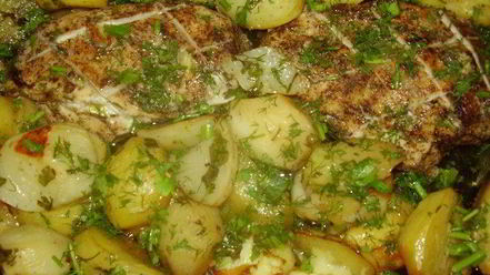 Рецепт картошки с куриной грудкой , зеленью и пряными травами