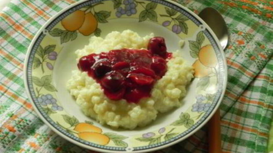 Рецепт молочного риса с вишней