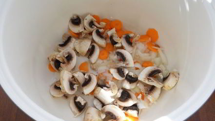 Рецепт тайского нешлифованного риса с грибами в мультиварке