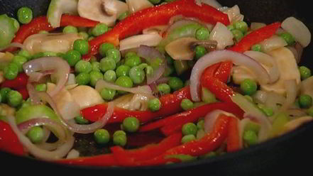 Рецепт жареного китайского риса с креветками и сладким перцем