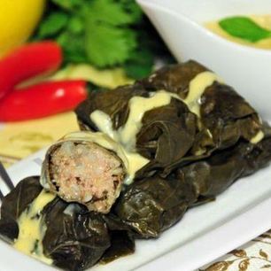 Рецепт Долмы из баранины и булгура под мятным соусом