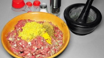 Рецепт долмы из баранины и булгура под мятным соусом