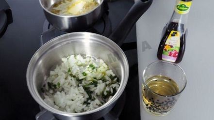 Рецепт долмы из баранины и булгура под мятным соусом