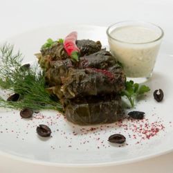 Рецепт Долмы из баранины с мятным соусом