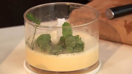 Рецепт долмы из баранины с мятным соусом