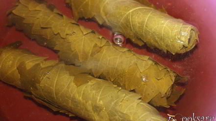 Рецепт долмы из маринованых виноградных листьев с говядиной