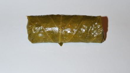 Рецепт долмы с чесночным соусом и кинзой