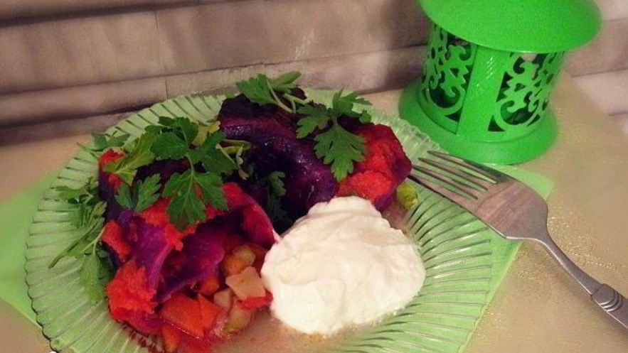 Рецепт голубцов из краснокочанной капусты с овощной начинкой