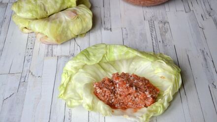Рецепт голубцов с фаршем и рисом в кастрюле