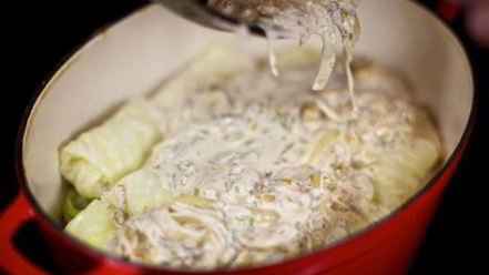 Рецепт голубцов в сметанном соусе