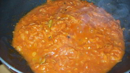 Рецепт голубцов в томатном сметанном соусе в духовке