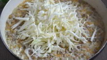 Рецепт ленивых голубцов под соусом