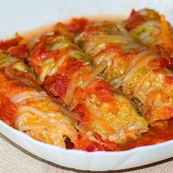 Рецепт Простых голубцов из пекинской капусты в томатном соусе