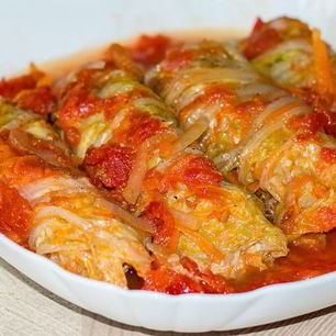 Рецепт Простых голубцов из пекинской капусты в томатном соусе