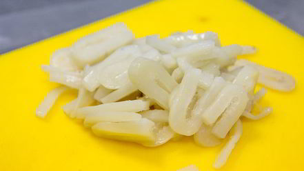 Рецепт гречневой лапши с кальмарами