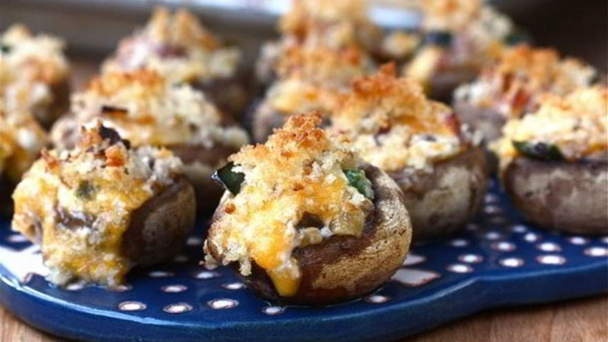 Рецепт фаршированных шампиньонов с пепперони