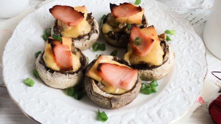 Рецепт фаршированных шампиньонов с ветчиной