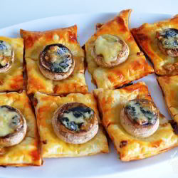 Рецепт Грибов фаршированных на слоеном тесте