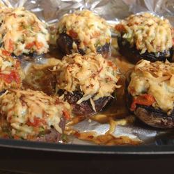 Рецепт Грибов по-тоскански с красным перцем и оливками