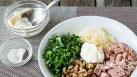 Рецепт грибов с колбасой в духовке