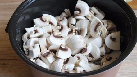 Рецепт грибов в сметане в мультиварке тушеные