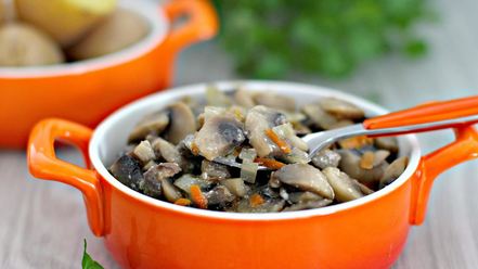 Рецепт грибов в сметане в мультиварке тушеные