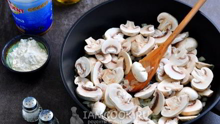 Рецепт грибов в сметанном соусе