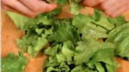 Рецепт грибов в сухарях, с рисовой лапшой и салатом фризе