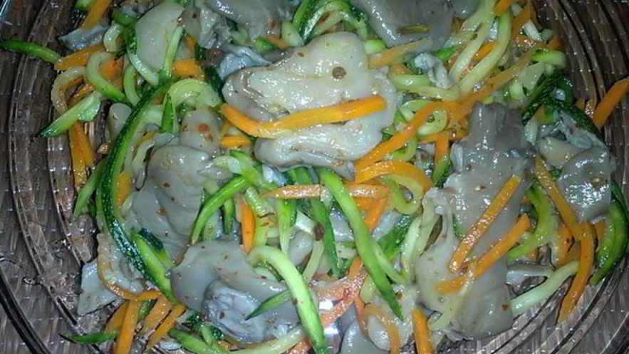 Рецепт грибов вешенки с овощами по-корейским мотивам