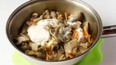 Рецепт маслят, тушеных в сметане