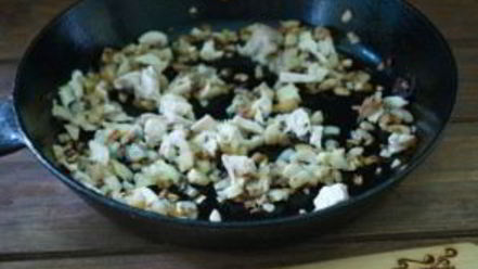 Рецепт начиненных грибов в духовке