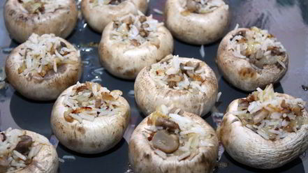 Рецепт постных фаршированных шампиньонов