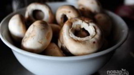 Рецепт шампиньонов под сыром в духовке