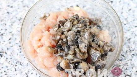 Рецепт шампиньонов с курицей и сыром