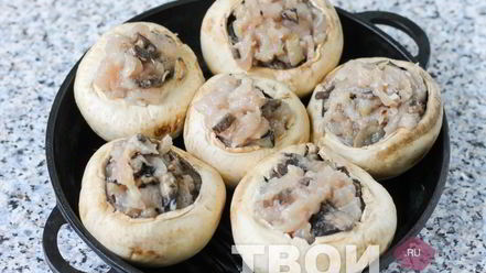 Рецепт шампиньонов с курицей и сыром