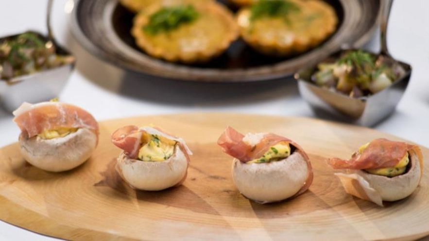 Рецепт шампиньонов с яйцом и зеленью