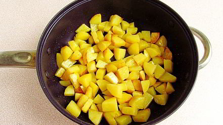 Рецепт сыроежек тушенных с овощами в сметанном соусе