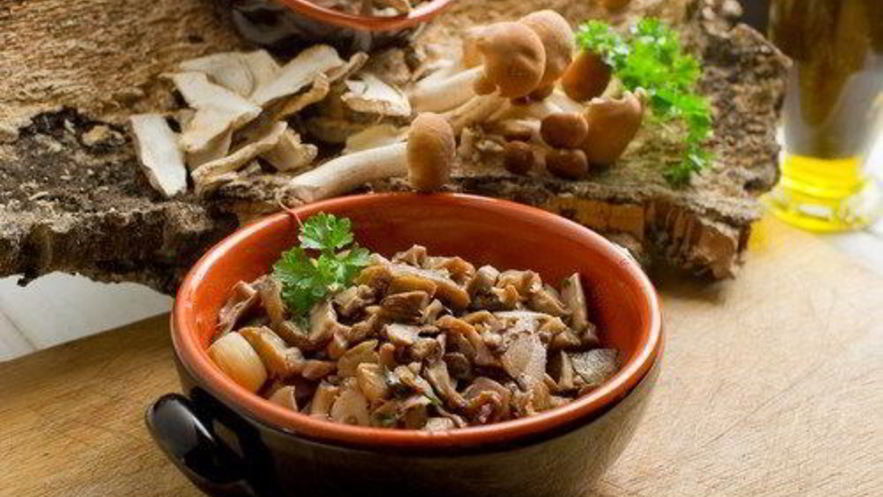 Рецепт запеченных грибов с чесноком и травами